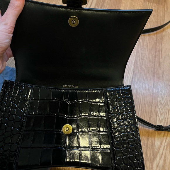 BALENCIAGA Hourglass small glossed croc-effect leather tote - Picture 10 of 14